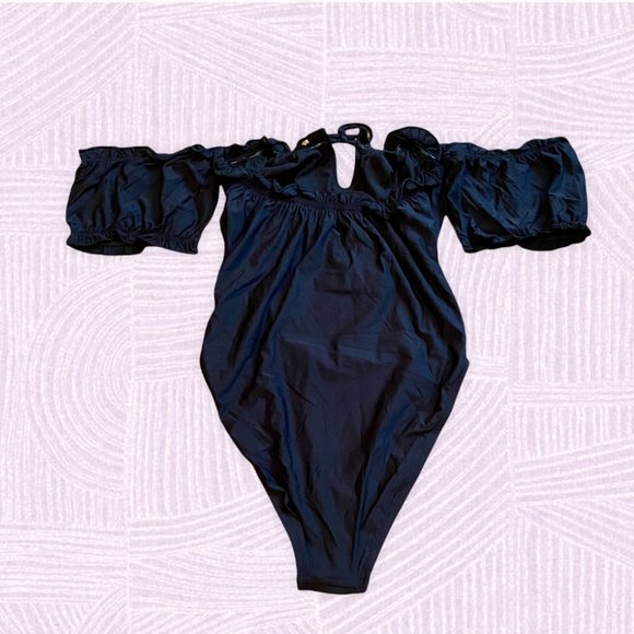 BLACK- 1 PIECE- BATHING SUIT- MEDIUM 🏝️☀️🩱⛱️ - Picture 2 of 2